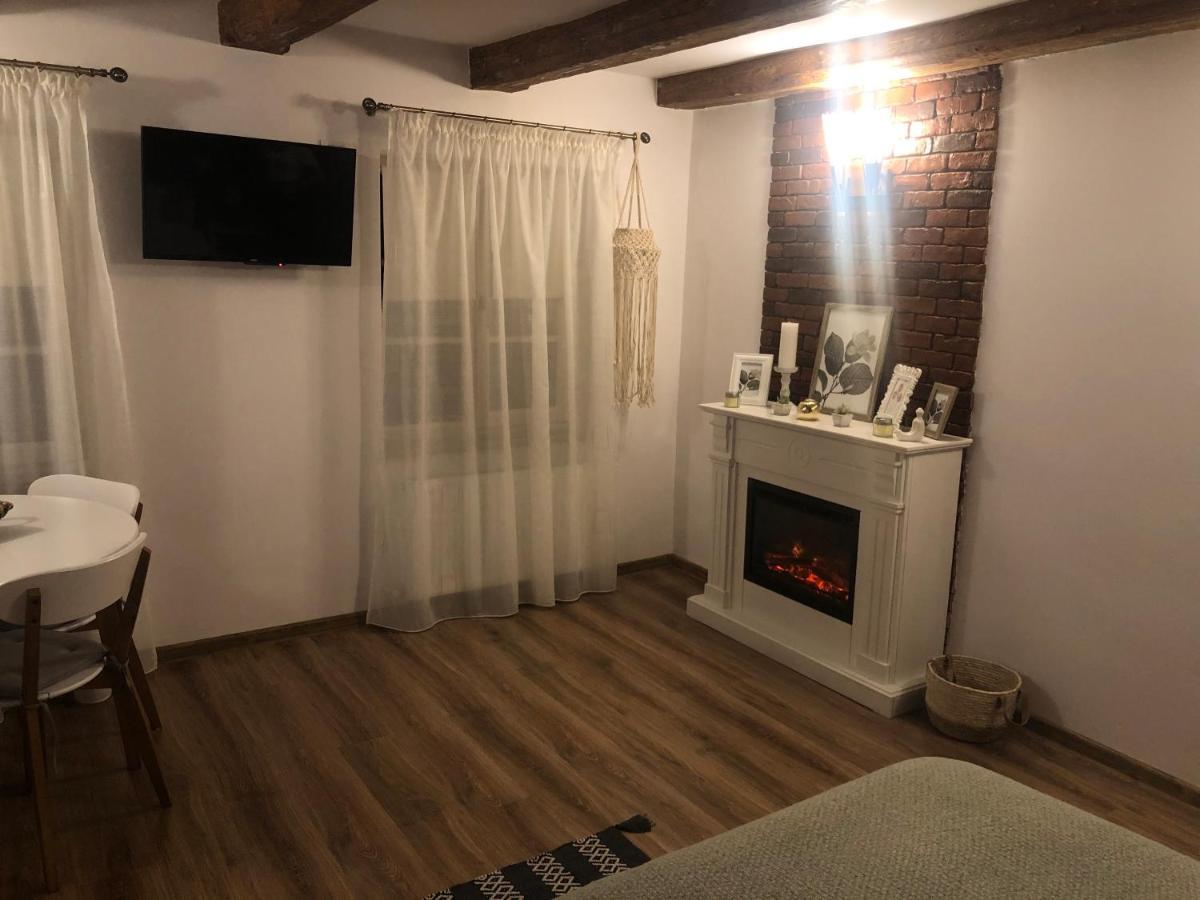 Cozy Central Apartment Braşov Buitenkant foto