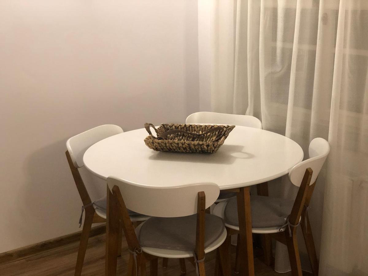 Cozy Central Apartment Braşov Buitenkant foto